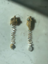 Load image into Gallery viewer, Dragon Earring Pearl and Gold
